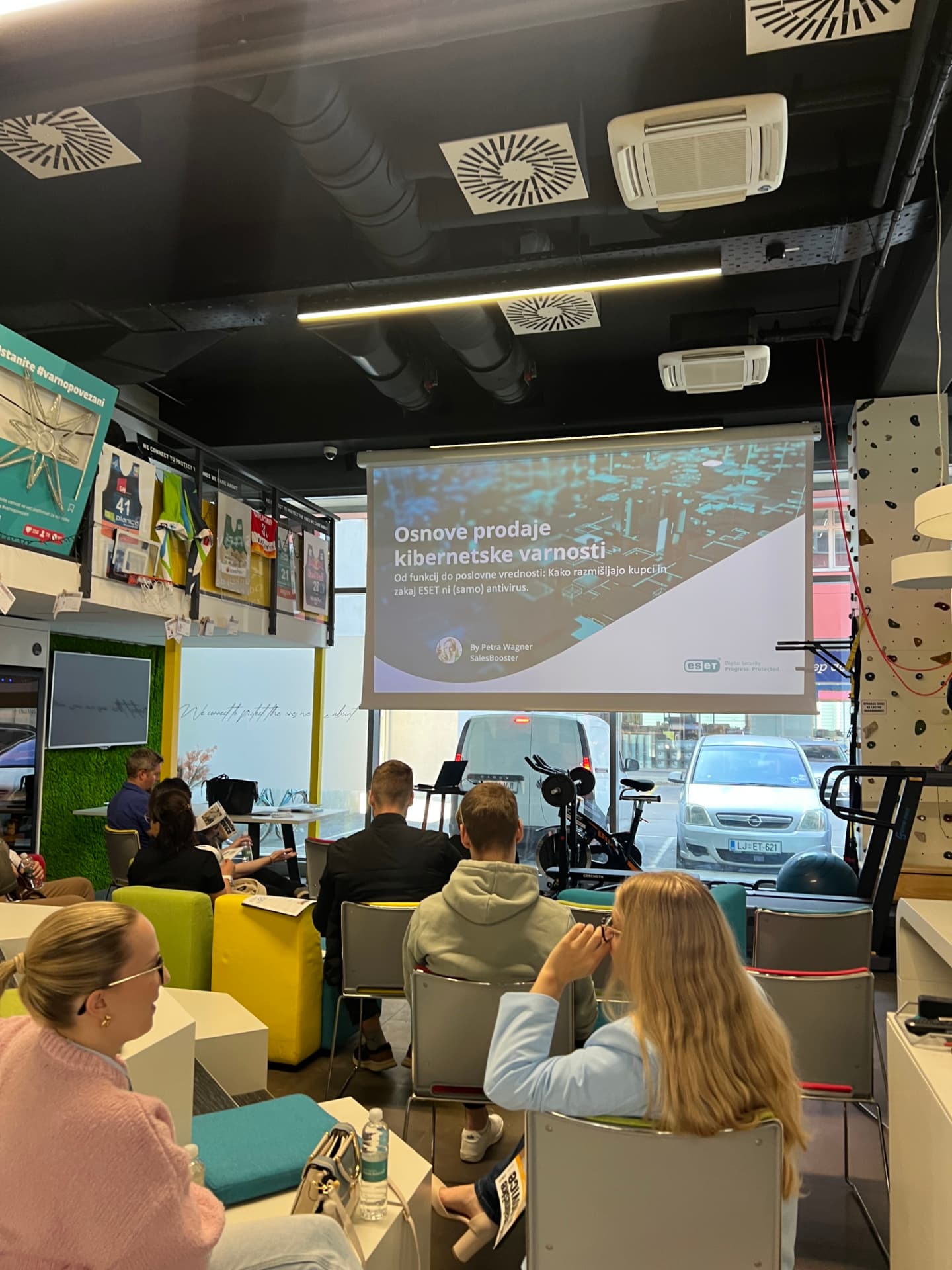 Petra Wagner leading an interactive workshop with a commercial team