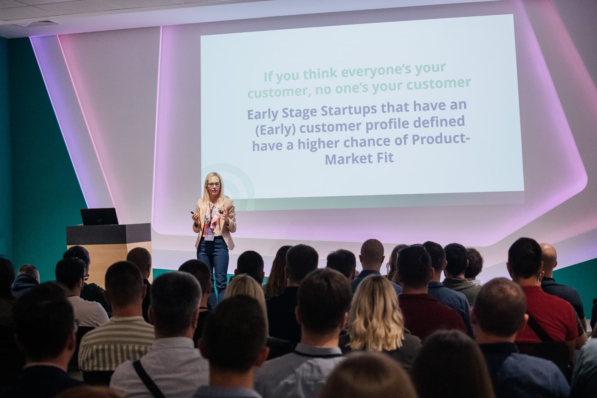 Petra Wagner presenting customer profile and product-market fit to a startup audience